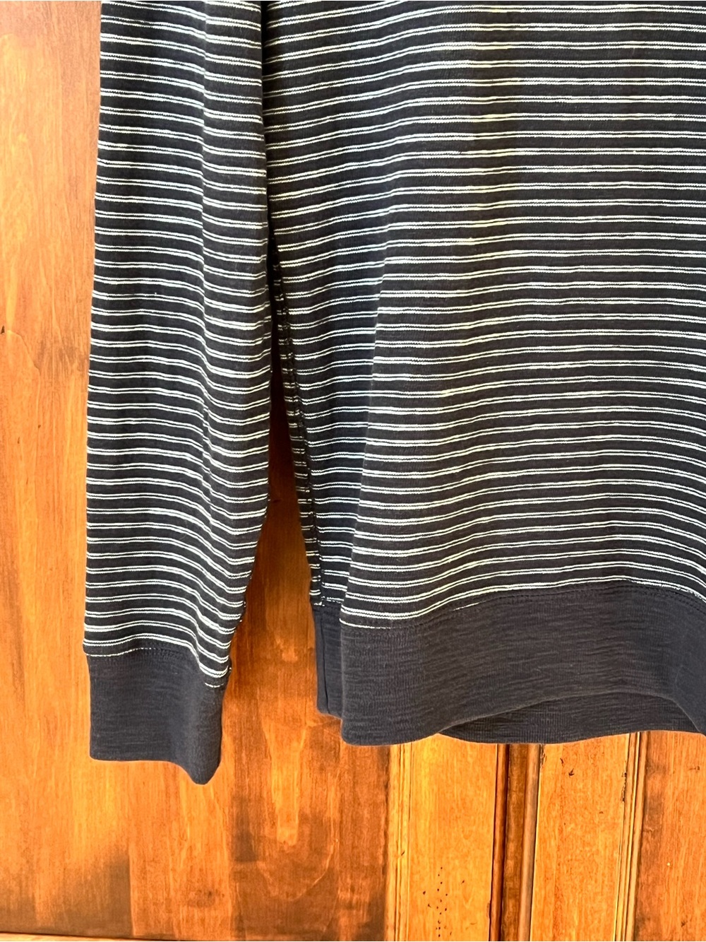 Faherty Men's Sunwashed Slub Hoodie | Navy Stream Stripe | Size S | NWOT - Picture 7 of 10